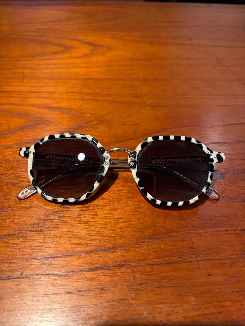 KREWE Dakota Domino + Crystal 12K Black and White Sunglasses with Case and Box